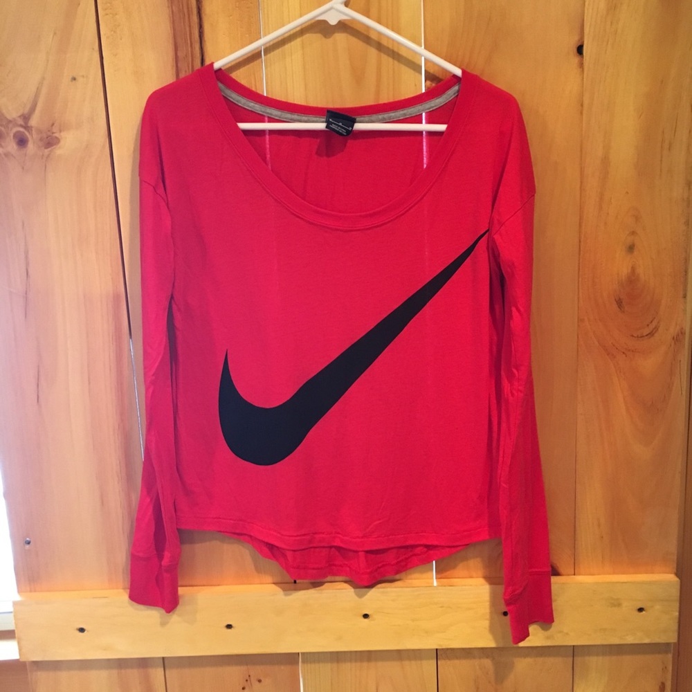 Nike athletic long sleeve top